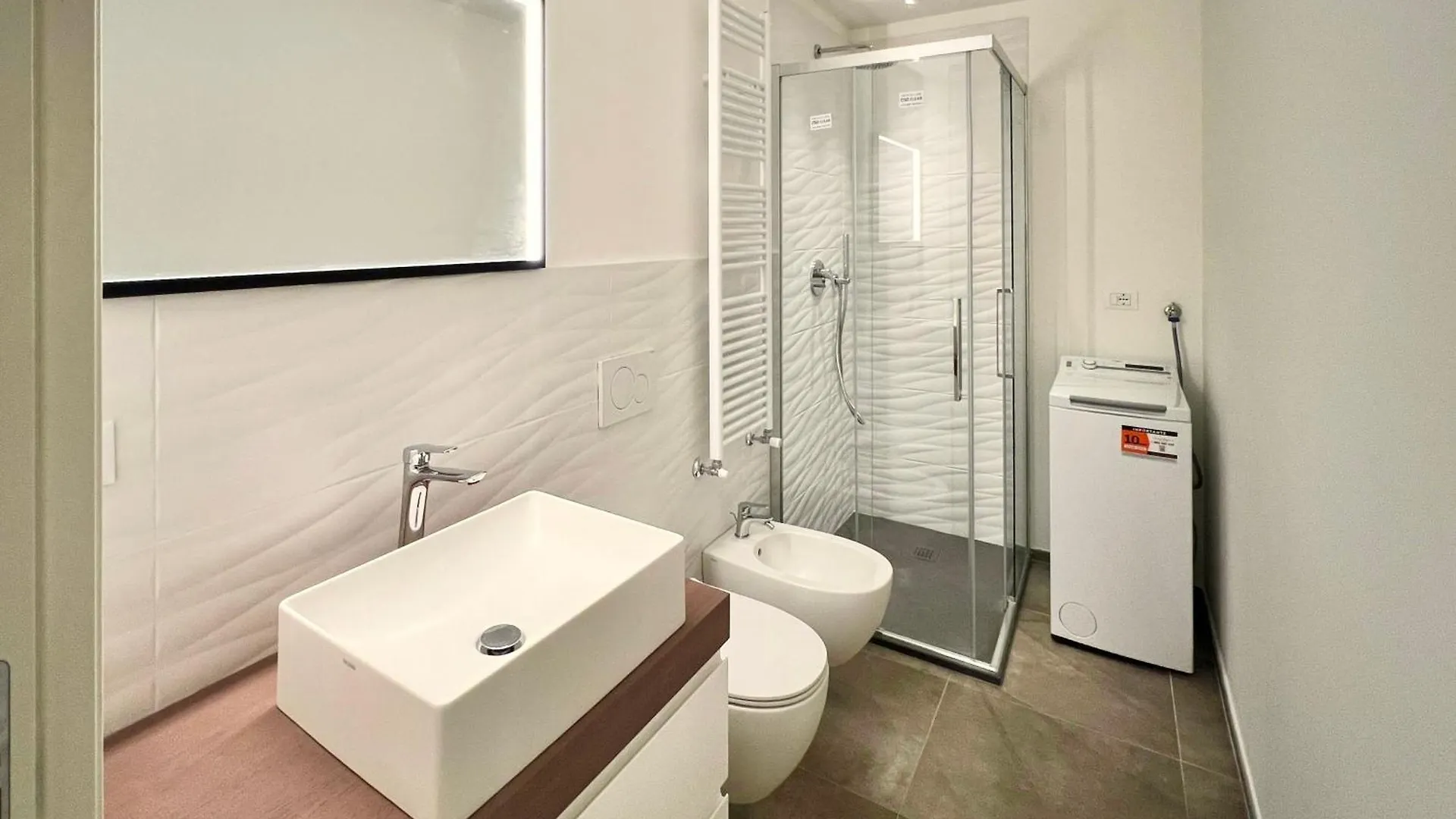 Splendido Trilo Con Posto Auto Apartamento Varazze Itália